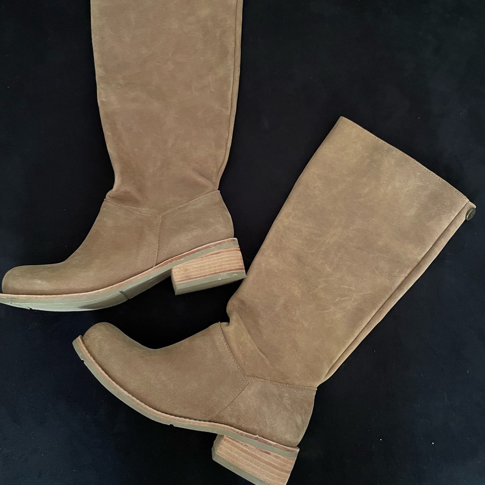 NWT. Never worn.